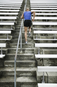 階段を利用する時の膝の痛みの原因は？